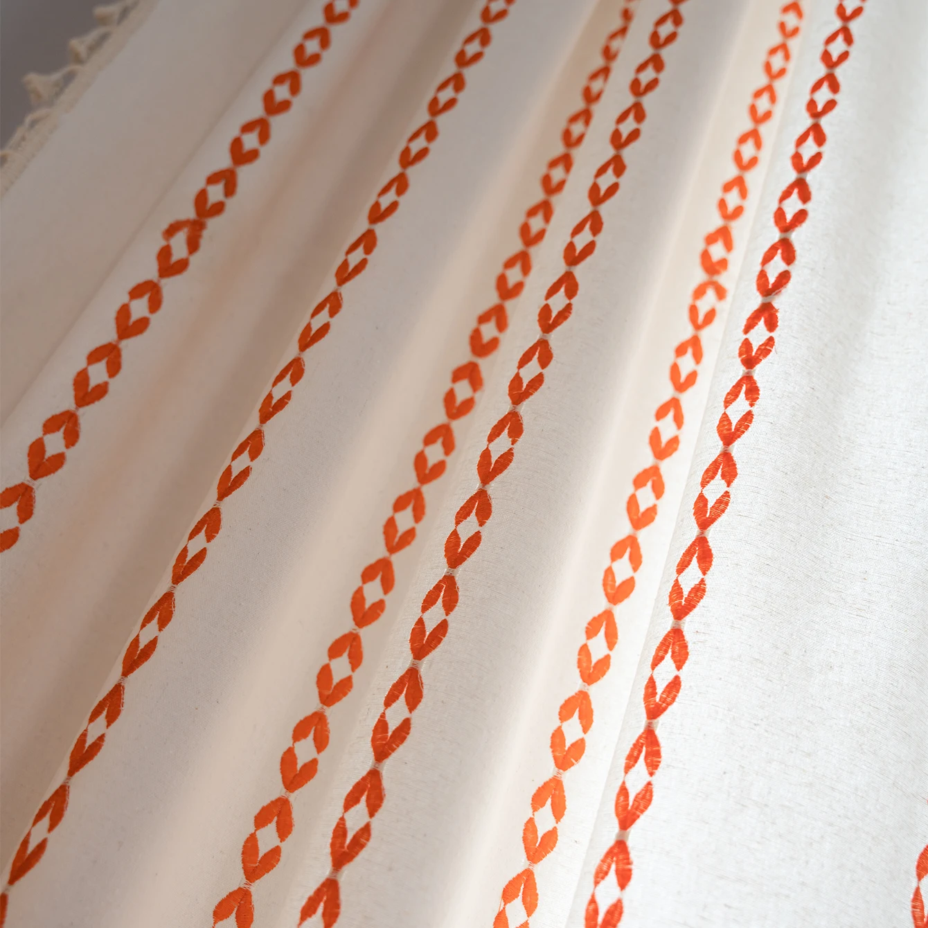 Полузатемняющие шторы декоративные занавески в богемном стиле с оранжевой