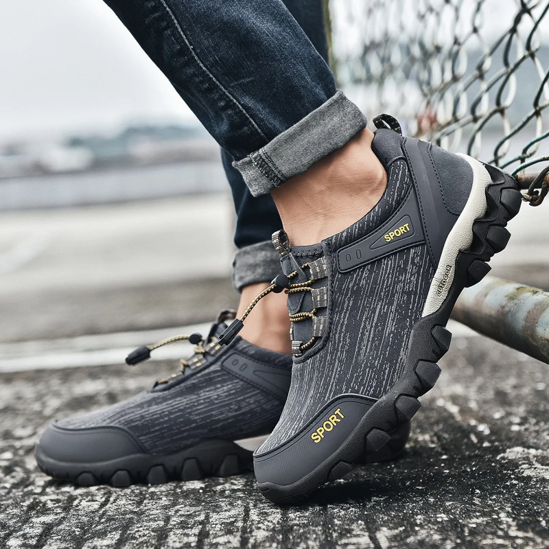Outdoor Waterproof Climbing Walking Shoes Men's Breathable Comfortable Casual Sneakers Men's hiking shoes 38-46