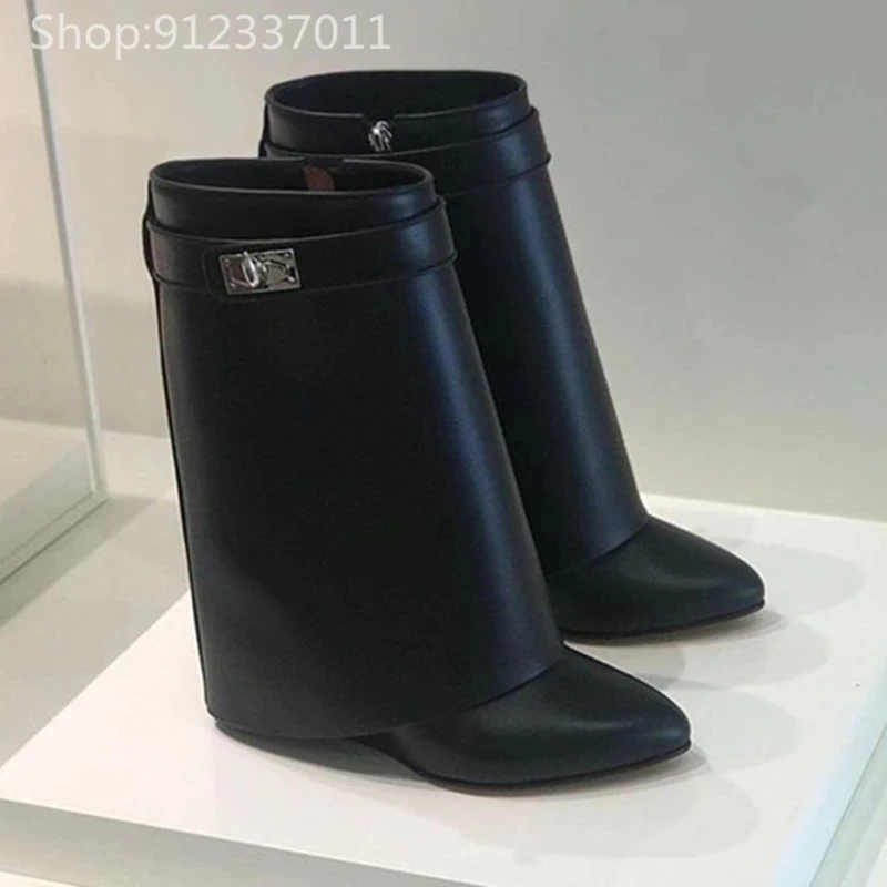 Женские сапоги на танкетке до середины икры платформе украшенные Акульей