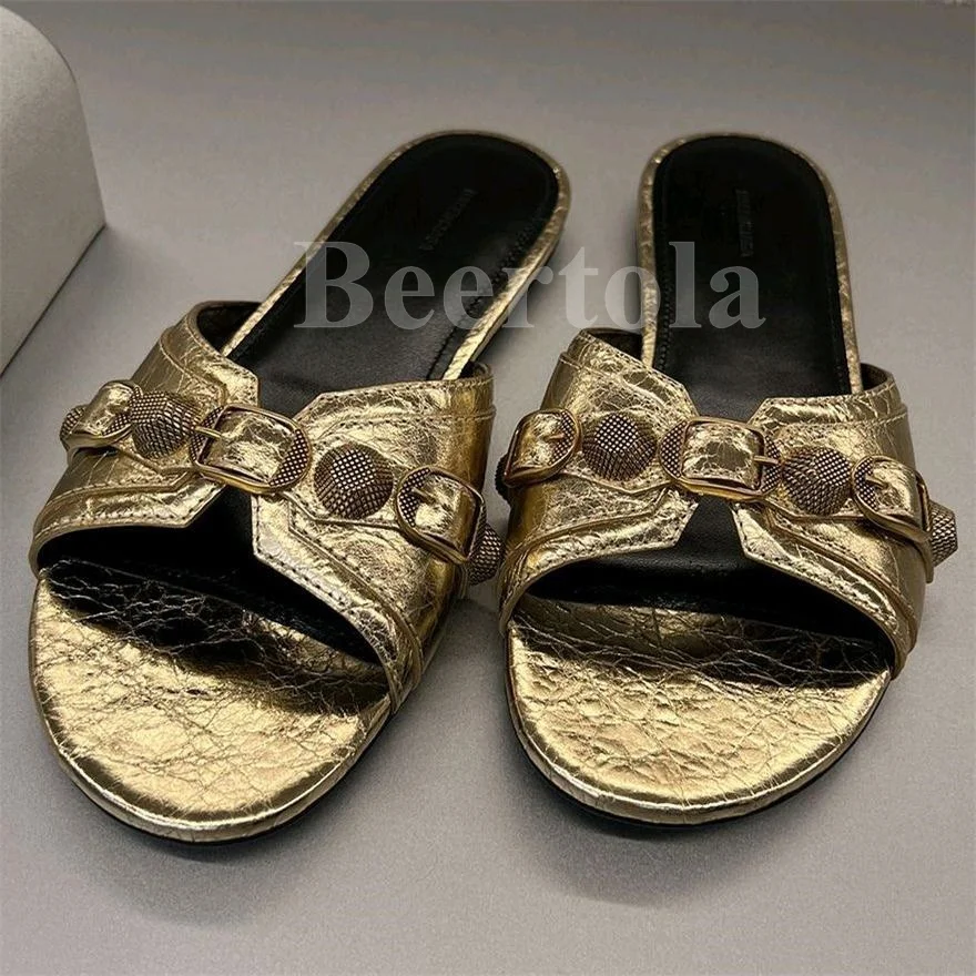 

Женские кожаные сандалии с заклепками, босоножки с круглым открытым носком, на плоской подошве, с пряжкой из ивы, большие размеры до 44, лето 2023