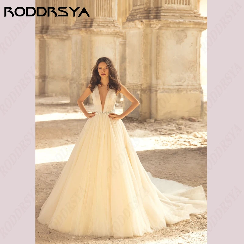 

RODDRSYA Deep V-Neck Tulle Wedding Dress Lace Appliques Customised A-Line Beach Sweep Train Illusion Backless Bridal Party 2023