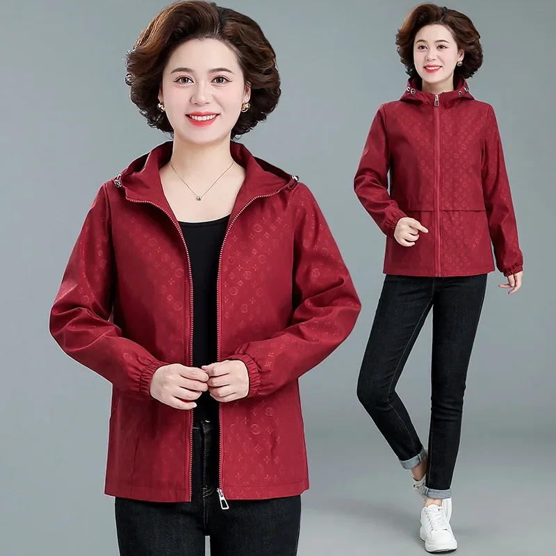 Стильная повседневная куртка для женщин среднего и пожилого возраста