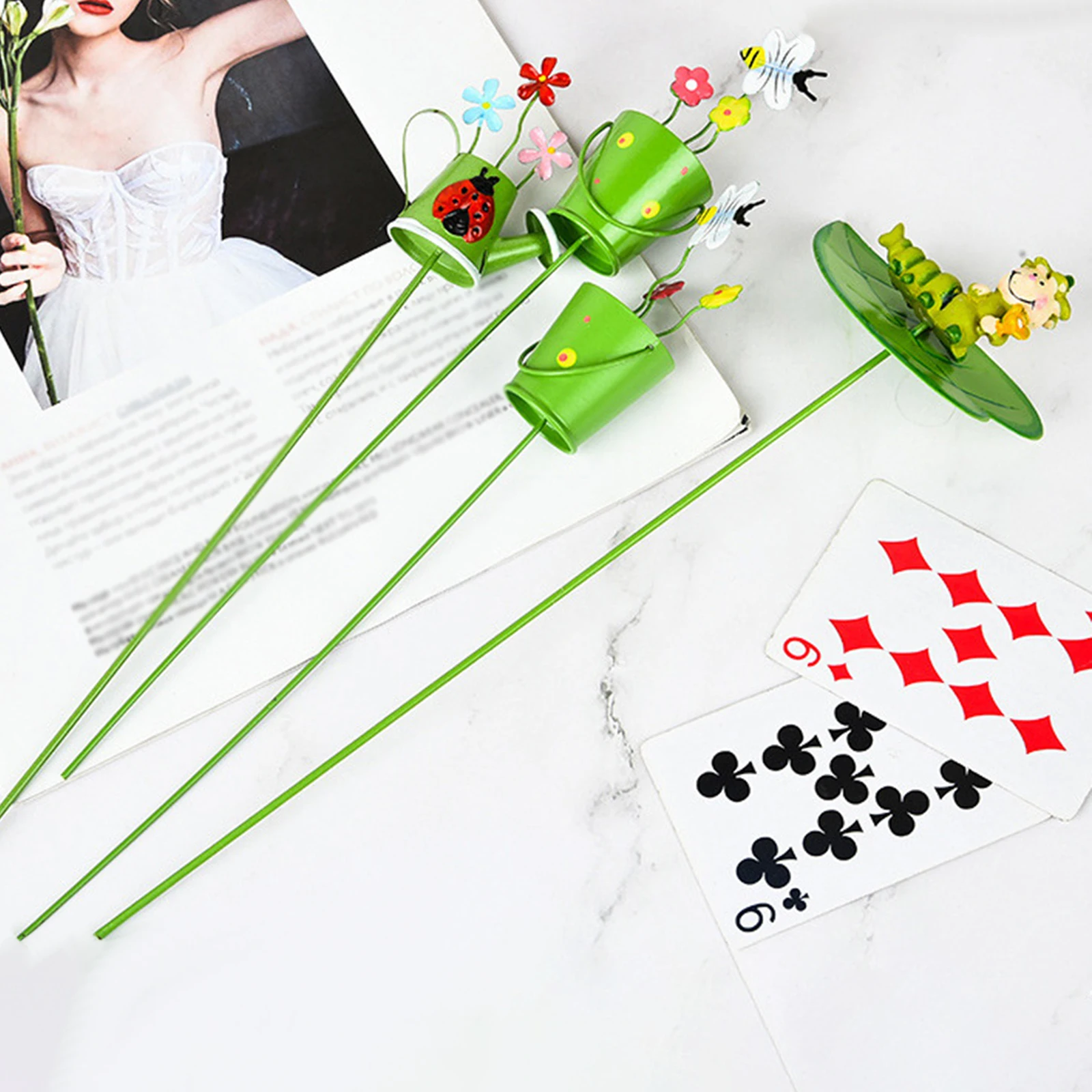 

Metal Micro Landscape Yard Lawn Plant Sticks Yard Art Cartoon Decor Windmill Miniature Garden Outdoor Decor Stake for Gardening