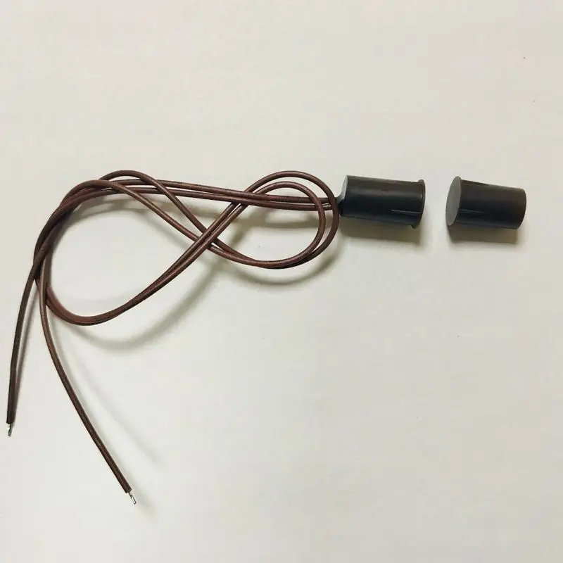 

Магнитные контакты для датчика открытия белого цвета