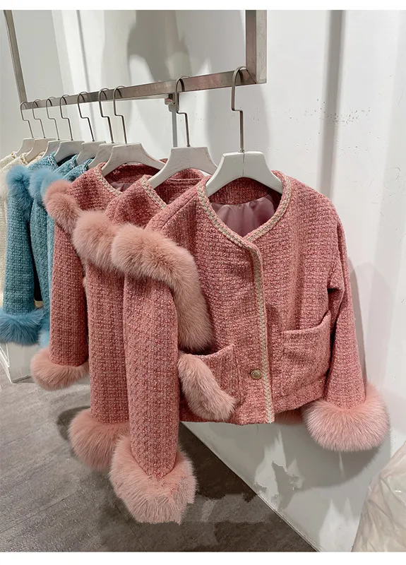 

Sweety Color Cropped Woolen Jacket For Women Fashion Shoulder And Sleeve With Genuine Fox Fur Wool Blend Coat