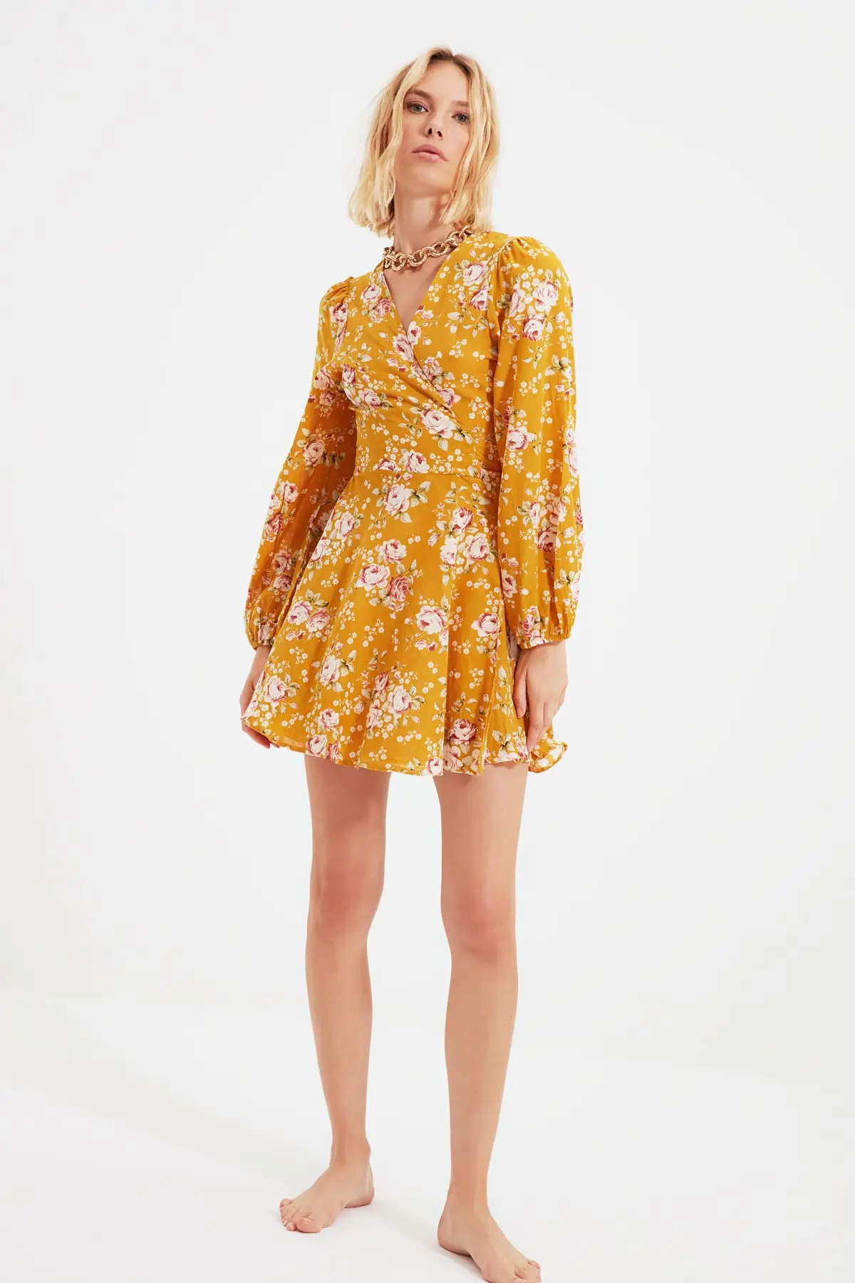 

Trendyol Flower Decorated Dress TBESS21EL4259