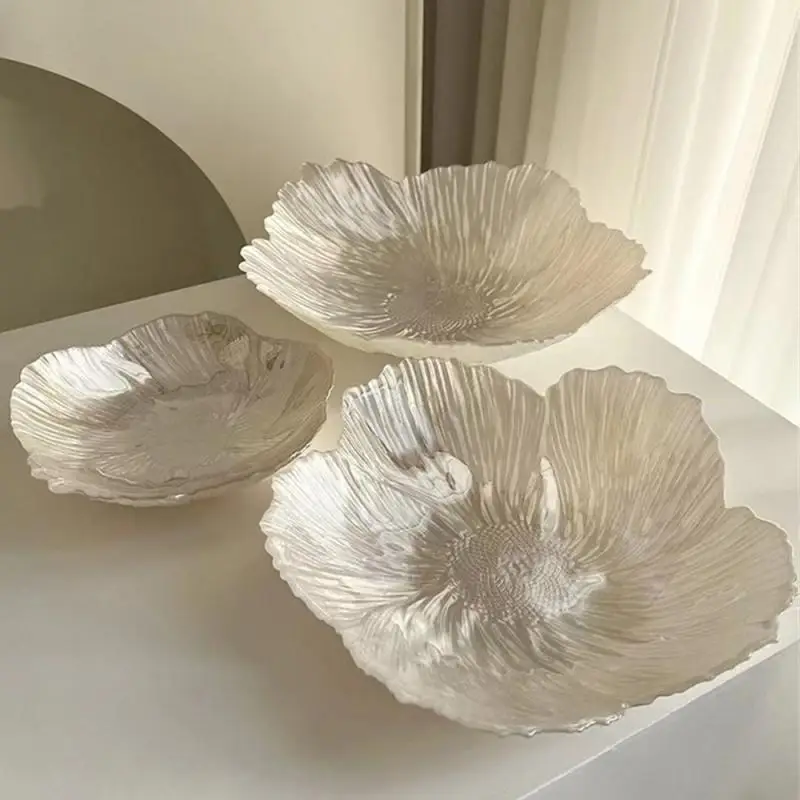 

Nordic Style Modern Flower Shape Fruit Plate Household Crystal Glass Pearlescent White Simple Snack Storage Plate Large Capacity