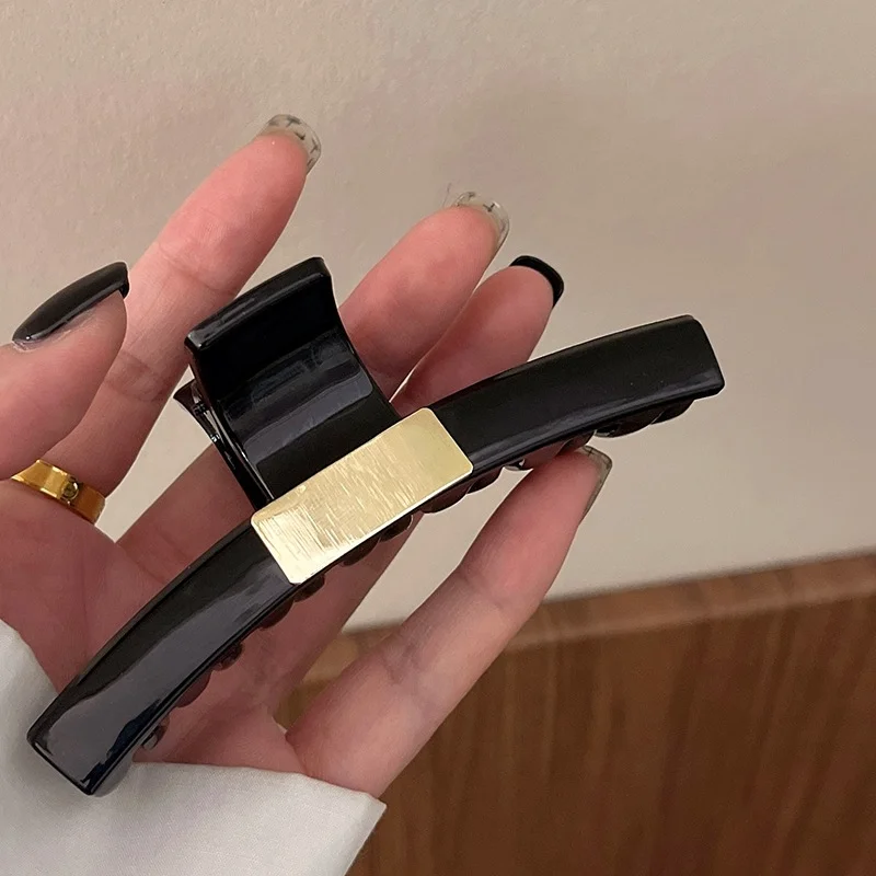 

2023 New Spring/Summer Large Rectangular Black Golden Hair Claw Fashion Elegant Hairpin Shark Clip Hair Accessories for Women