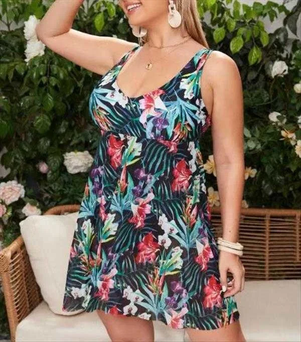 

Женский слитный купальник большого размера