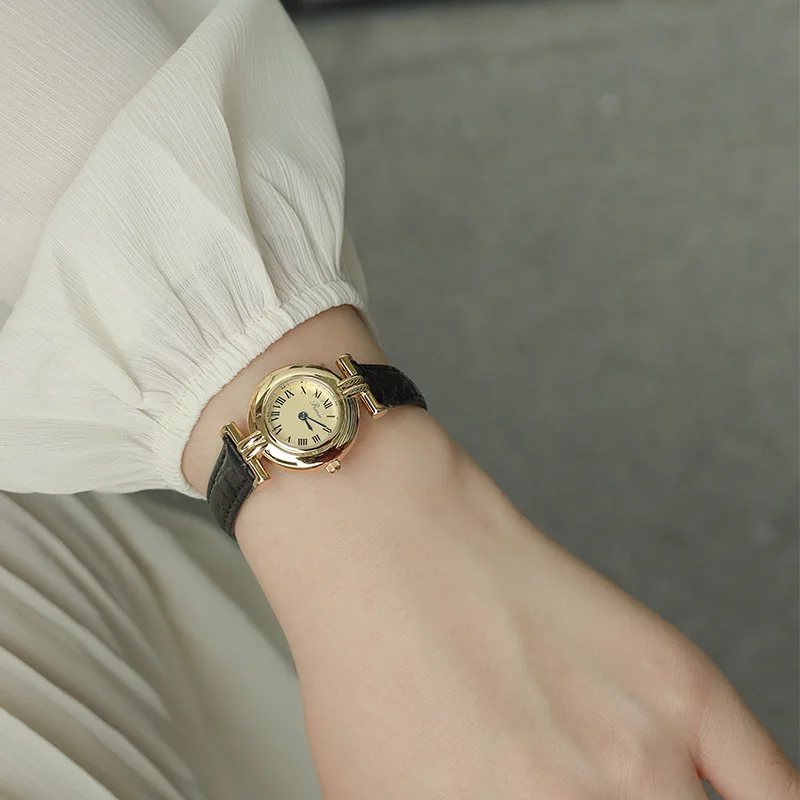 Кварцевые наручные часы