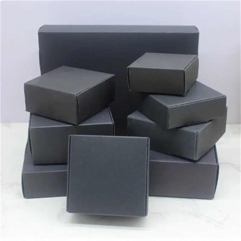 

Набор подарочных коробок из крафт-бумаги