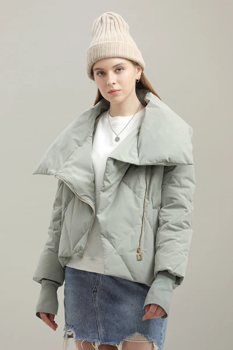 2022 New Light Luxury Short Style Pie Overcome Women's Winter Coat Top European and Beautiful Women's Clothing Hot Down Jacket