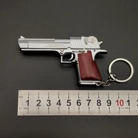 neue 13 hardcover holz griff pistole miniatur modell keychain voller metall shell legierung nicht schie%c3%9fen junge geschenk