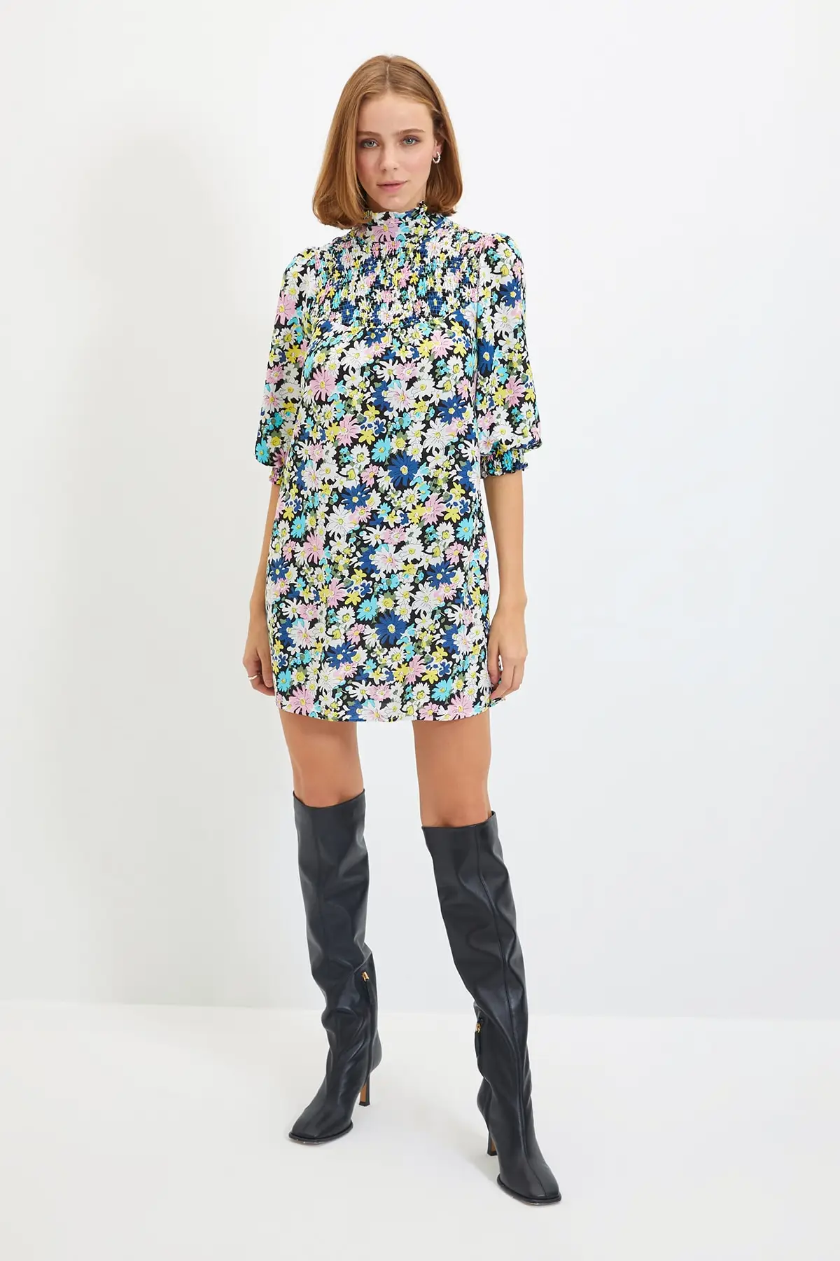 

Trendyol Upright Collar Dress TWOAW22EL0579