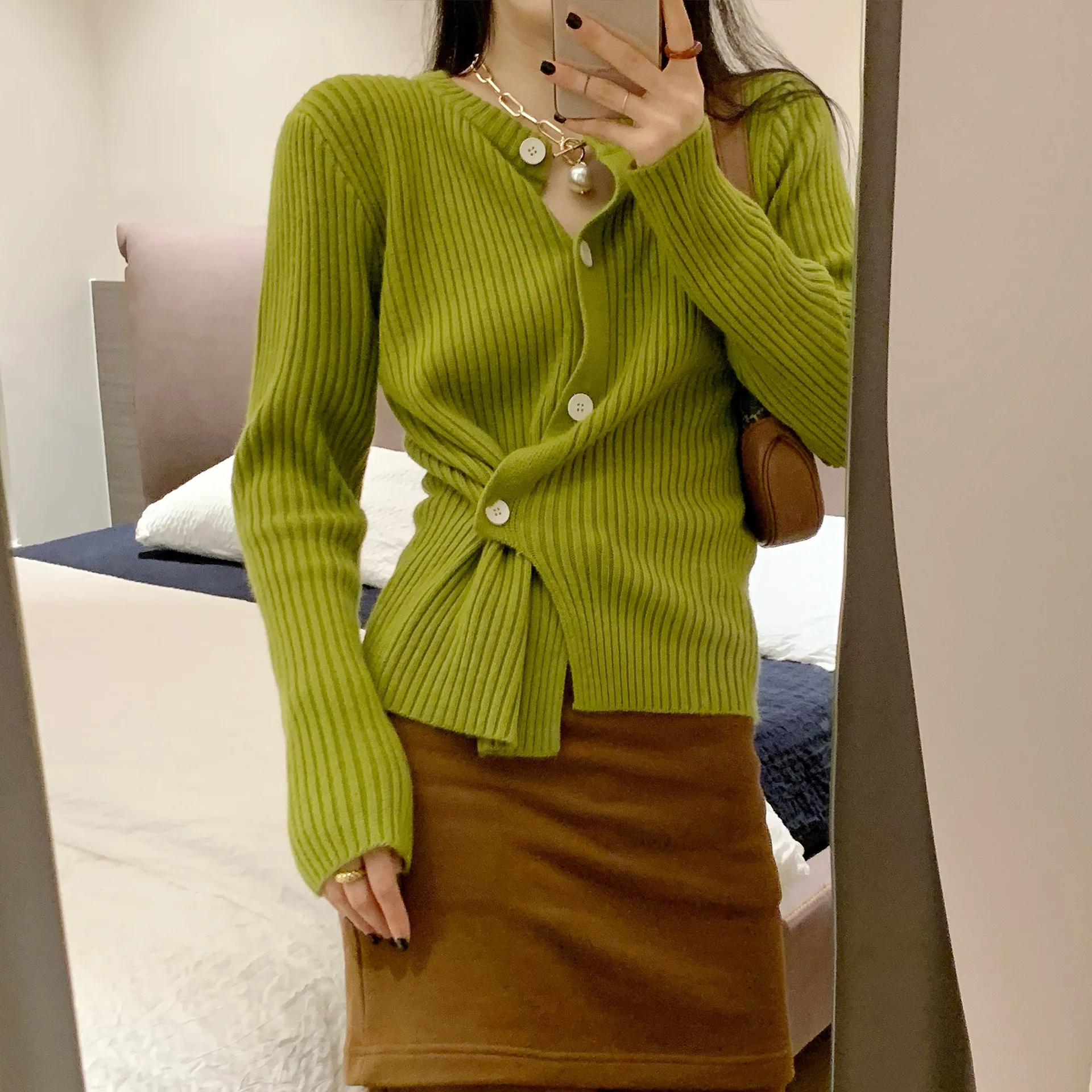 

Autumn and winter 2022 new style design temperament knitted cardigan women's fashion versatile solid color sweater base coat