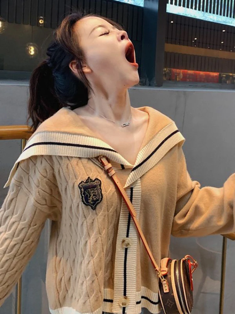 

SHENGPAIAE костюм колледж темно-синий воротник значок универсальная вязаная куртка Женский Короткий осенне-зимний свитер кардиган для женщин ...