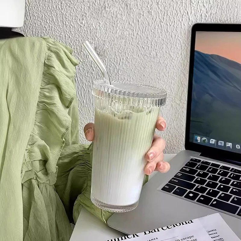 Стеклянная чашка в полоску с крышкой 375 мл |