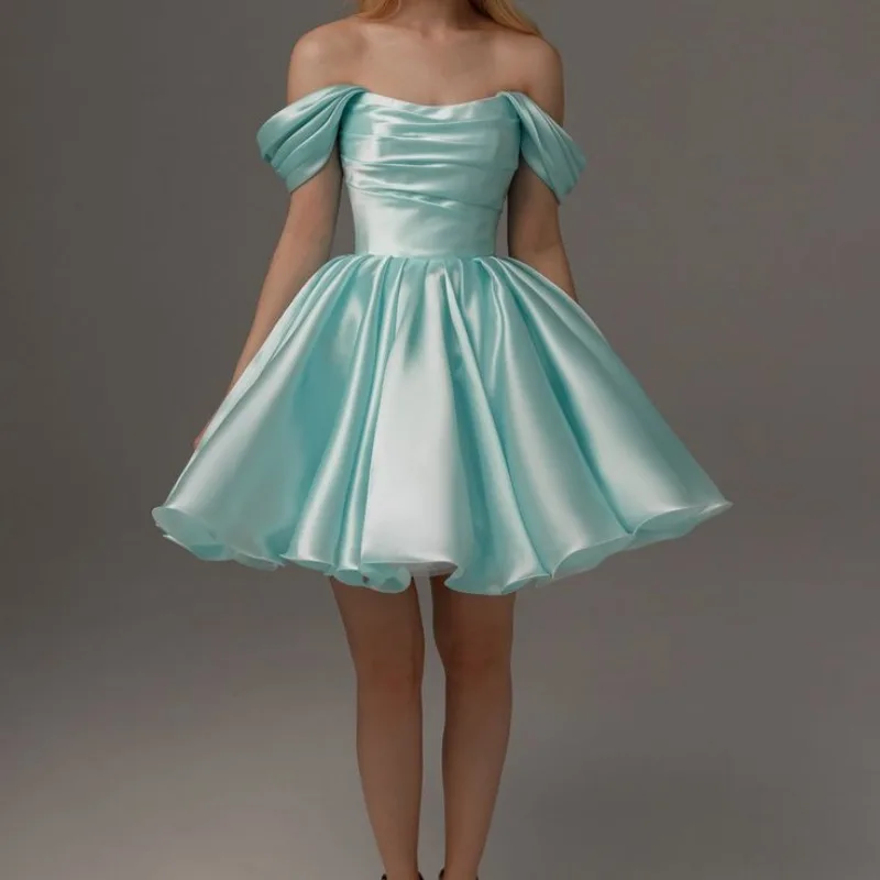 Элегантные короткие платья для выпускного вечера с открытыми плечами по