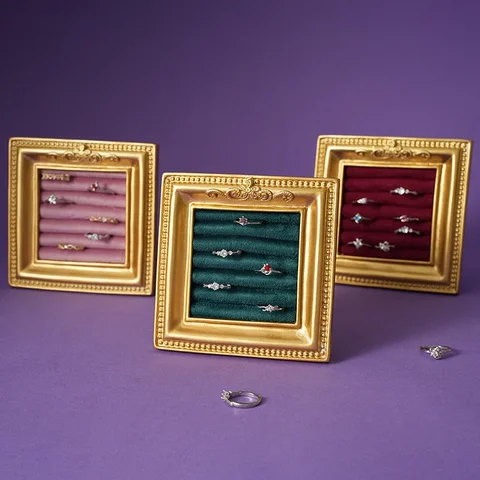 Ретро стойка для колец и сережек