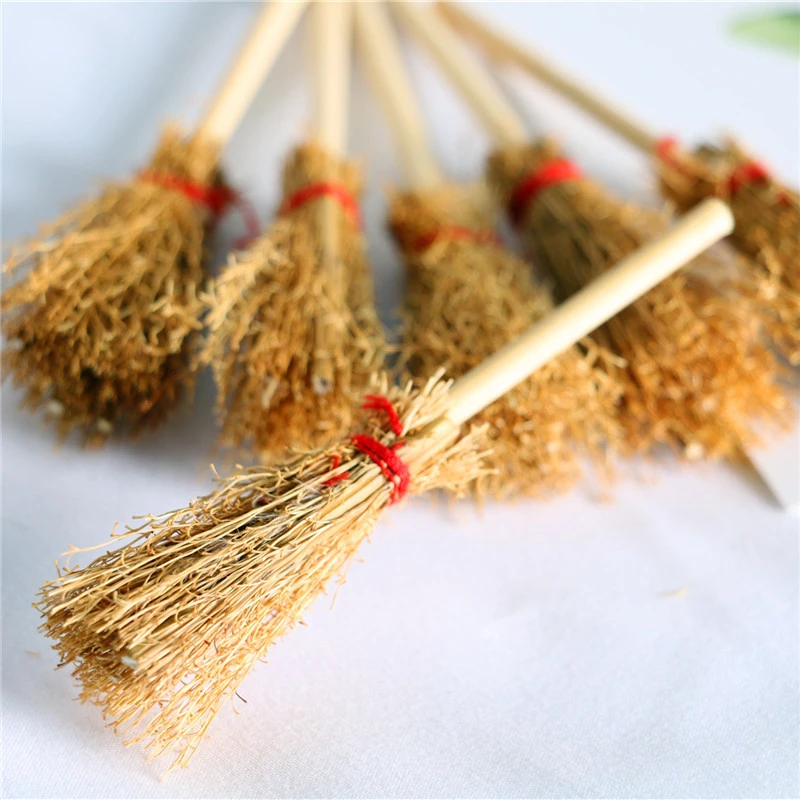 

10/20pcs Mini Broom Red Rope Straw Brooms Hanging Decorations for Halloween Party Decoration Costume Witch Broom Accessories
