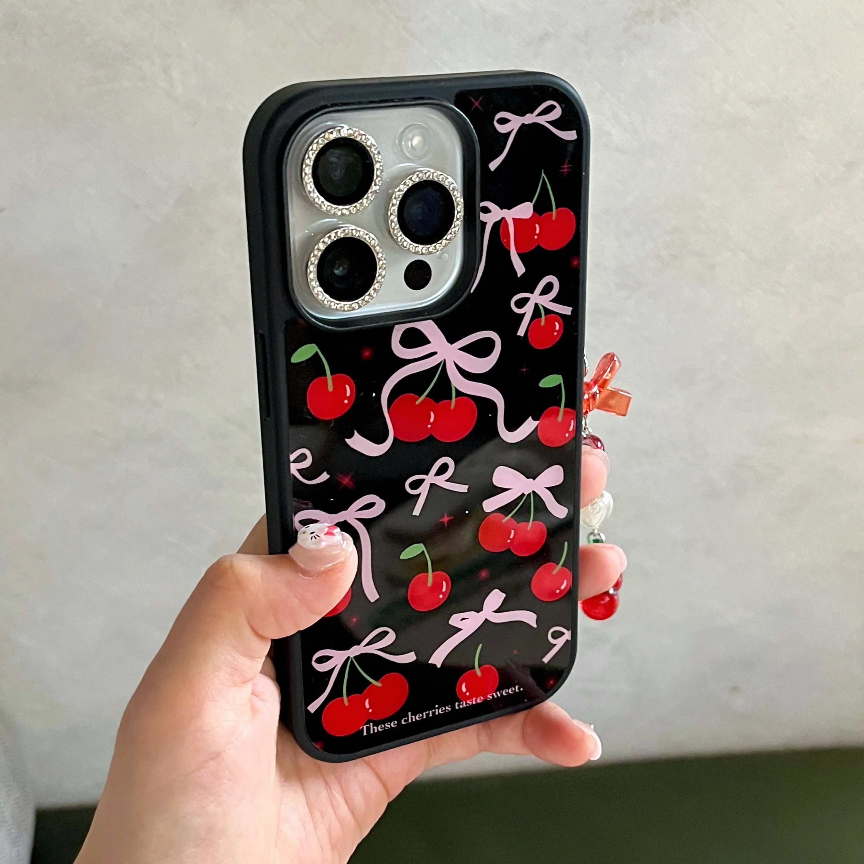 Милый чехол с подвеской в виде вишни ins мультяшным бантом для iphone 15 11 12 promax 14 13 pro max