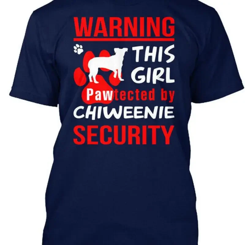 Фото Футболка Fun Chiweenie Warning с надписью «Эта девушка защищена от приставаний», сделано в США, размеры от S до 5XL №1