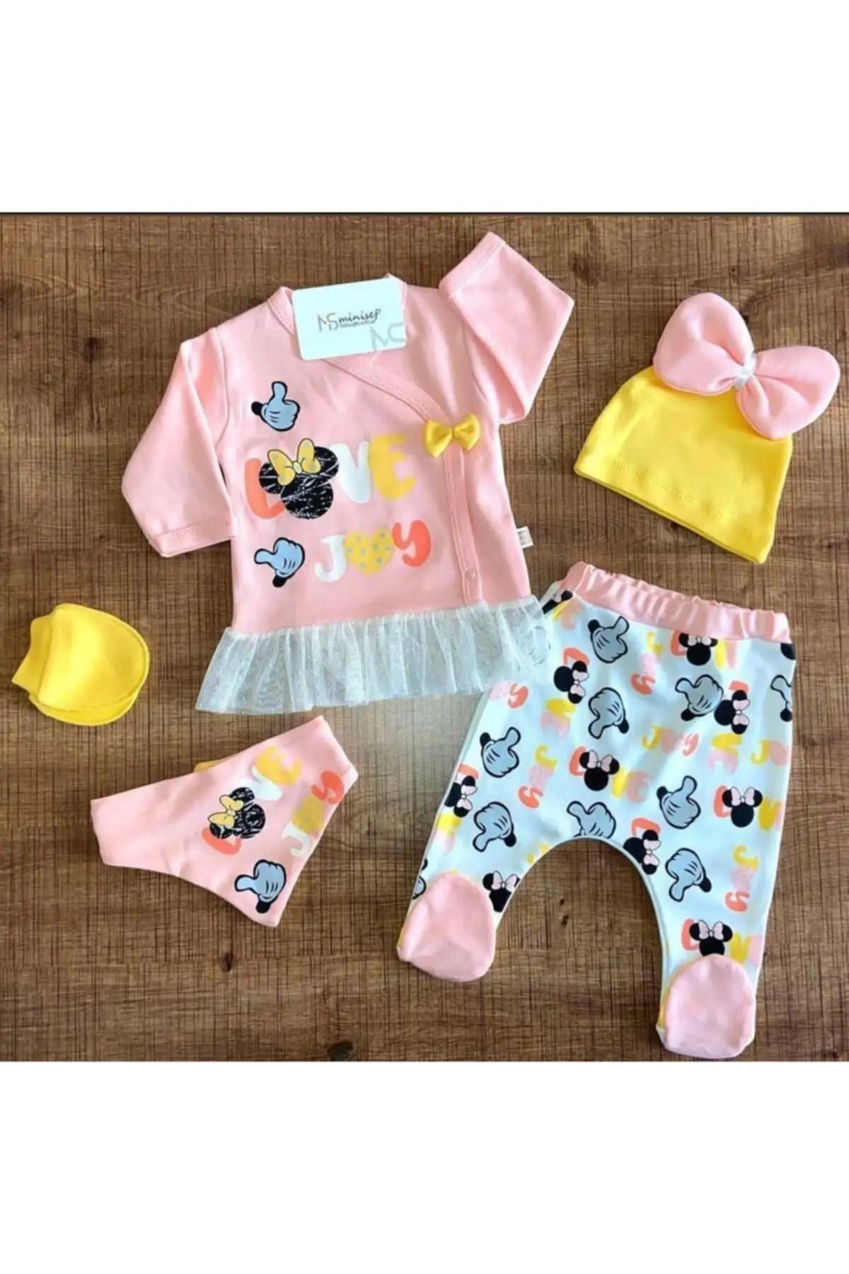 

Girl Micky Hospital Output 5 Set
