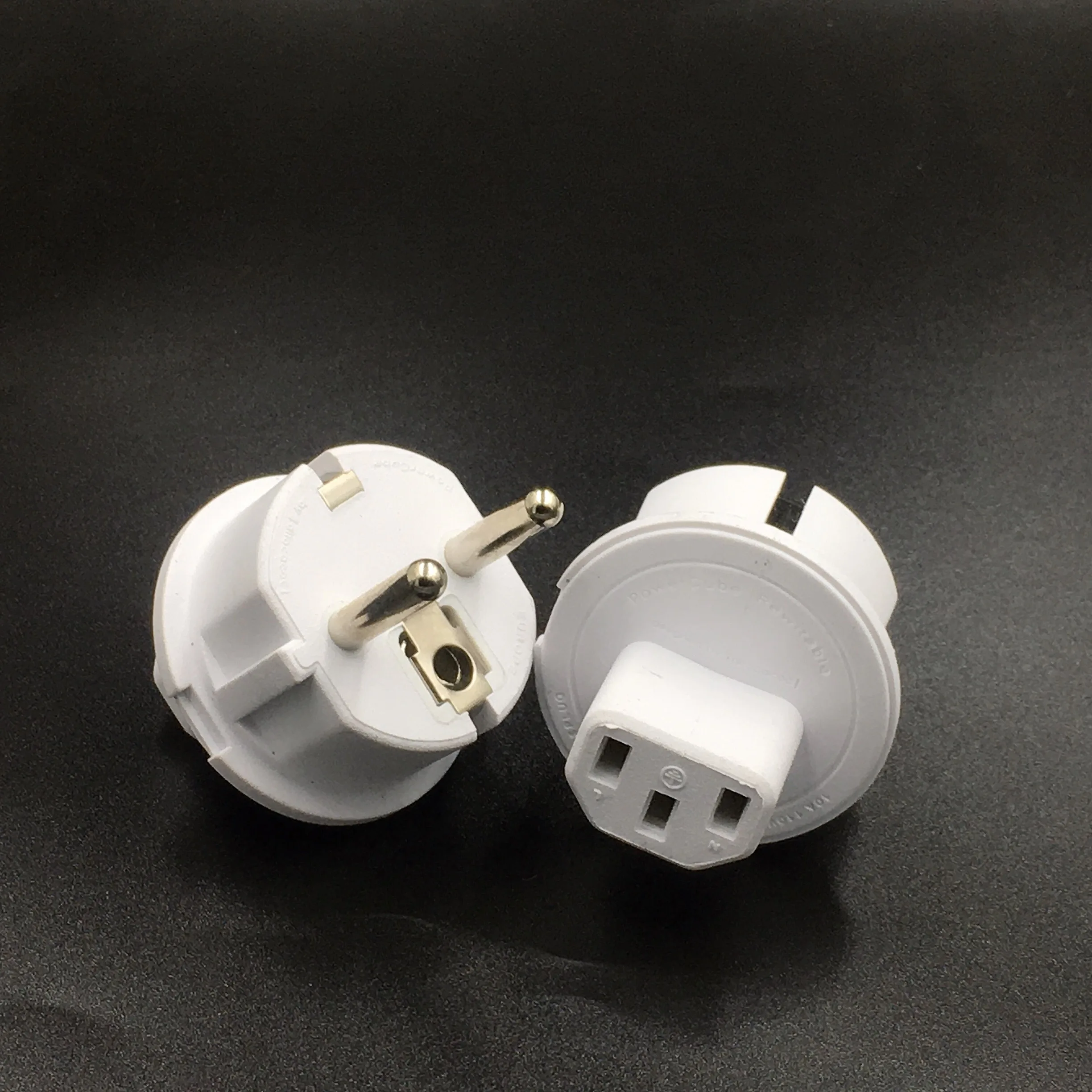 

Адаптер питания из ЕС в IEC320 C13, штекер ЕС в IEC320 C13 Женский штекер переменного тока, штекер ЕС (4,8 мм), штекер 10 А 250 в 2 контакта в PDU/стандартное пр...