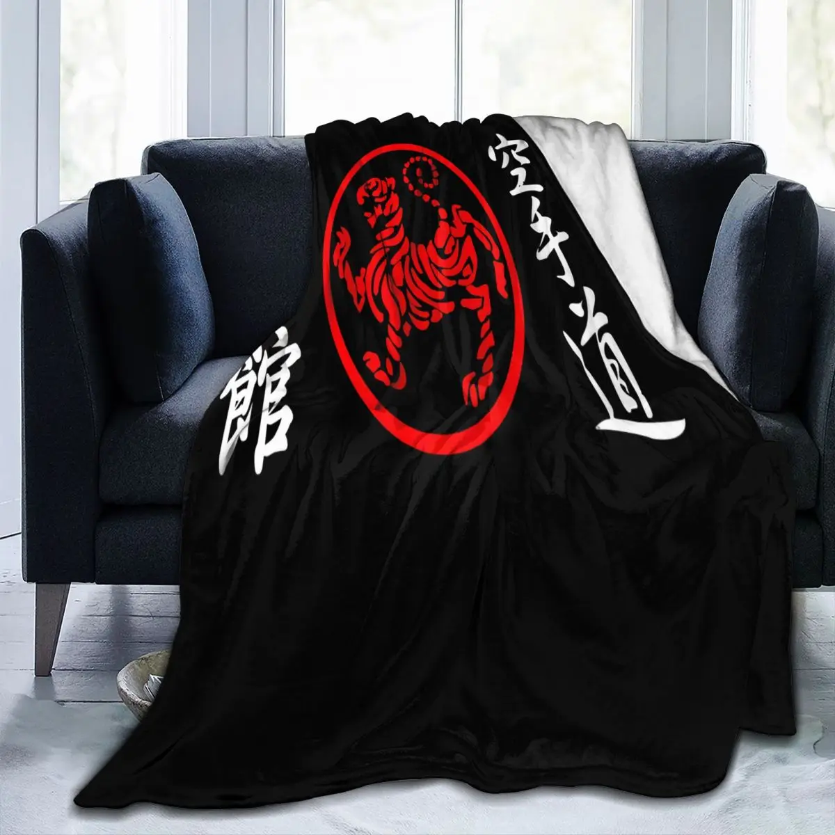 

Модное портативное одеяло Shotokan Symbol And Kanji On Throw для кемпинга