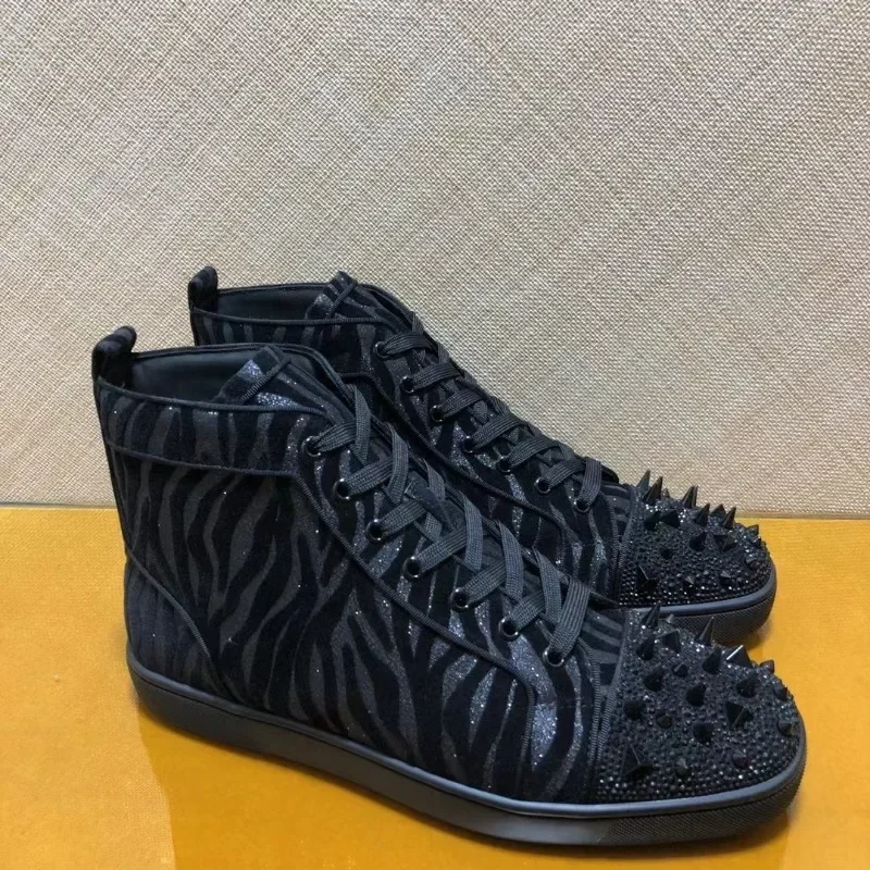 Дизайнерские мужские кроссовки с высоким берцем и красной подошвой туфли из