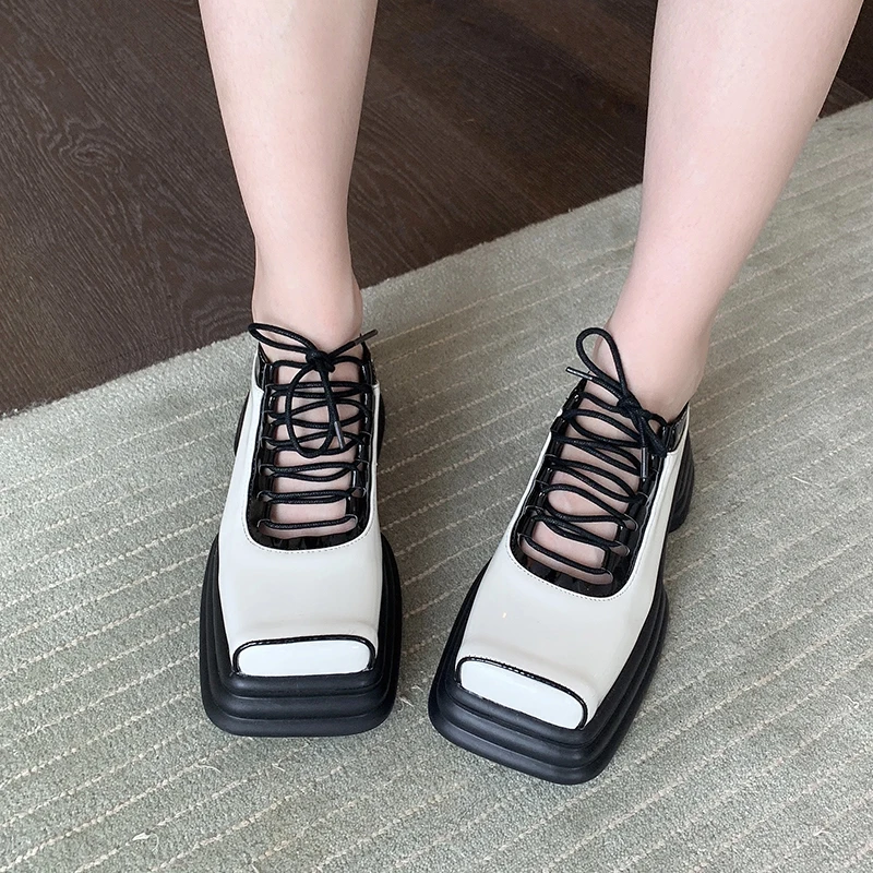 Купи Square Toe Mixed Color Patent Leather Lace Up Women Shoe Pumps Platform Thick High Heels Student Shoes Hollow Casual Dress Shoes за 3,853 рублей в магазине AliExpress