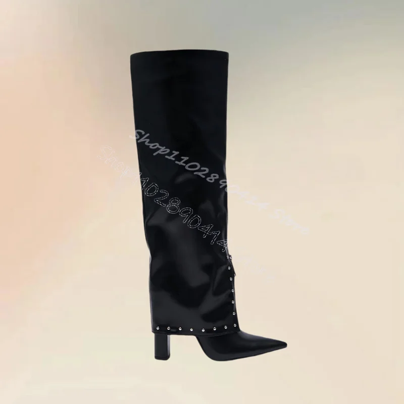 Женские ботинки с заклепками и молнией черные острым носком без шнуровки на