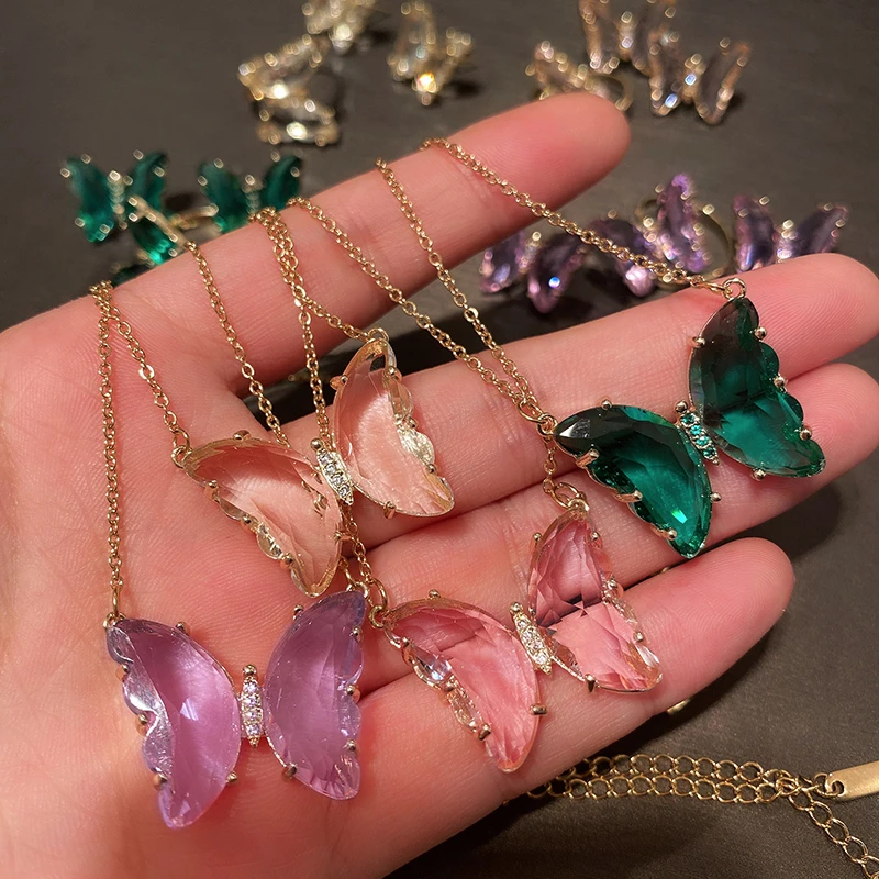 

VSnow Sweet Transparent Multicolor Glass Crystal Butterfly Pendant Necklace for Women Bling Bling Rhinestone Necklace Jewellery