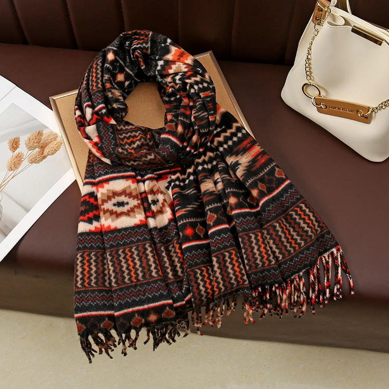 Кашемировый шарф с геометрическим ромбовидным рисунком зимний кисточками шаль