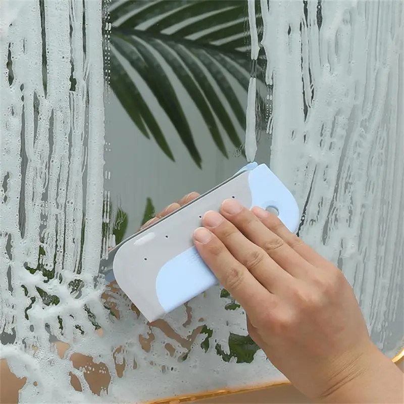 

Скребок для чистки стекла в ванной комнате