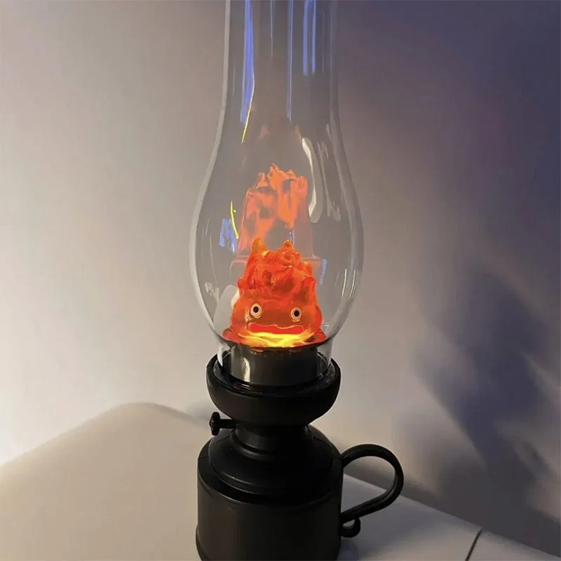 

Новая распродажа, декоративная лампа в виде мультяшного аниме пламени, движущийся замок, керосиновая свеча, атмосферная лампа для дома