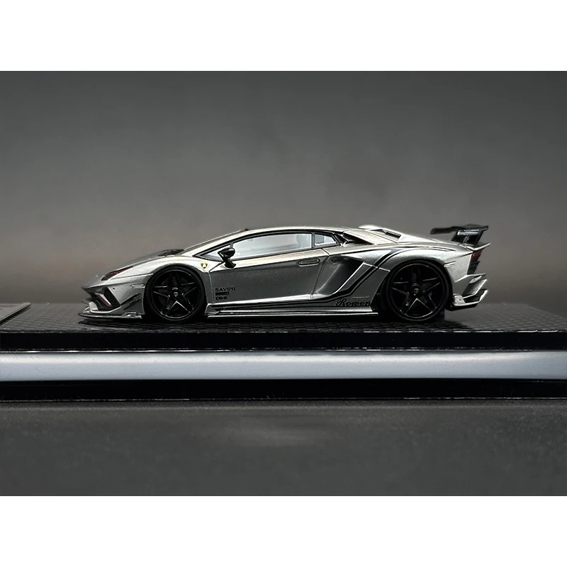 В наличии YM 1:64 Rowen чёрная полимерная модель автомобиля коллекционные миниатюрные