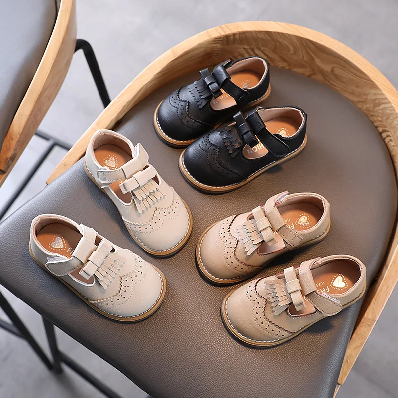 

Girls Half Sandals 2022 Spring Summer British Style Children Beach Shoes Cut-outs Kids Flat Shoes Sandals Girls Princess Shoes