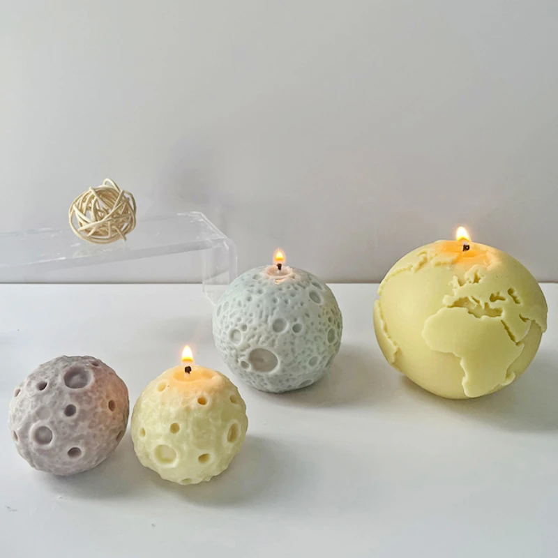 

Moon Candle Molds 3D Moon Shaped Epoxy Resin Mold Exterior of Moon Model Aromatherapy Mold Silicone Chocolate Candy Cake Fondant