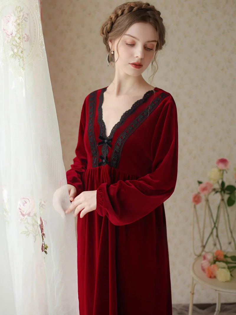 Women Elegant Velour Robe V-Neck Backless Long Night Dress Lace Velvet Sleepwear Princess Nightwear Vintage Pajamas Nightgowns