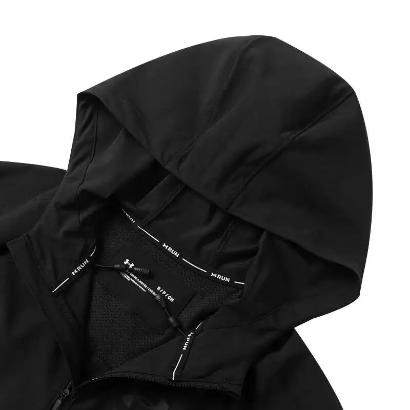Новая легкая черная куртка Under Armour с капюшоном для женщин и мужчин, из гладкой ткани, на молнии, свободного кроя, для повседневной носки, активного отдыха и уличного стиля (art.: 3920dca2b8bd0) - 3920dca2b8bd0
