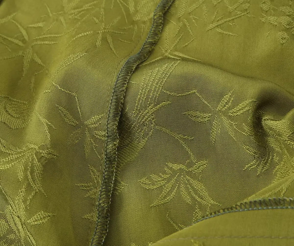 Комплект из жаккардового пиджака и брюк с длинным рукавом