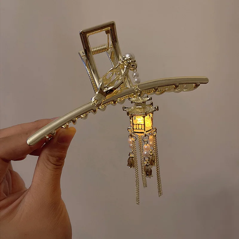 

Chinese Vintage Palace Lamp Grasping Clip Hair Clip Senior Large Shark Clip Headdress Hair Crab Barrettes Accessories Jewelry