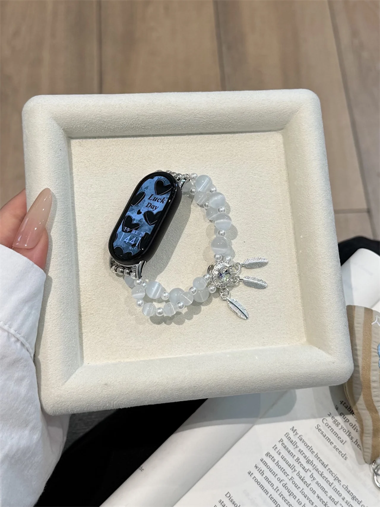 Фото Браслет с бусинами и стразами в форме крыльев кошки для Xiaomi Band 8 9 10 Pro, Redmi Watch 4 5, изящный аксессуар в стиле бохо для девушек, умный аксессуар для запястья №2