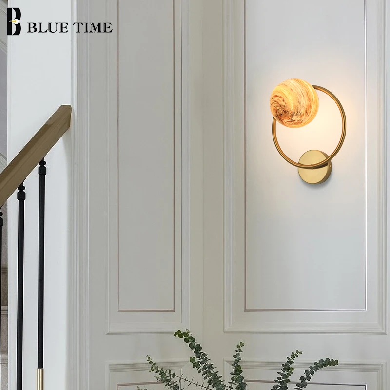 

Современный светодиодный настенный светильник, креативная домашняя настенная лампа для гостиной, фона телевизора, настенный, для спальни, ...