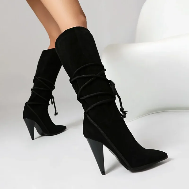 Зимние короткие плюшевые сапоги из искусственной замши на высоком каблуке 11 см