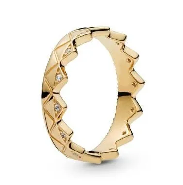 Женское кольцо из серебра 925 пробы с кристаллами