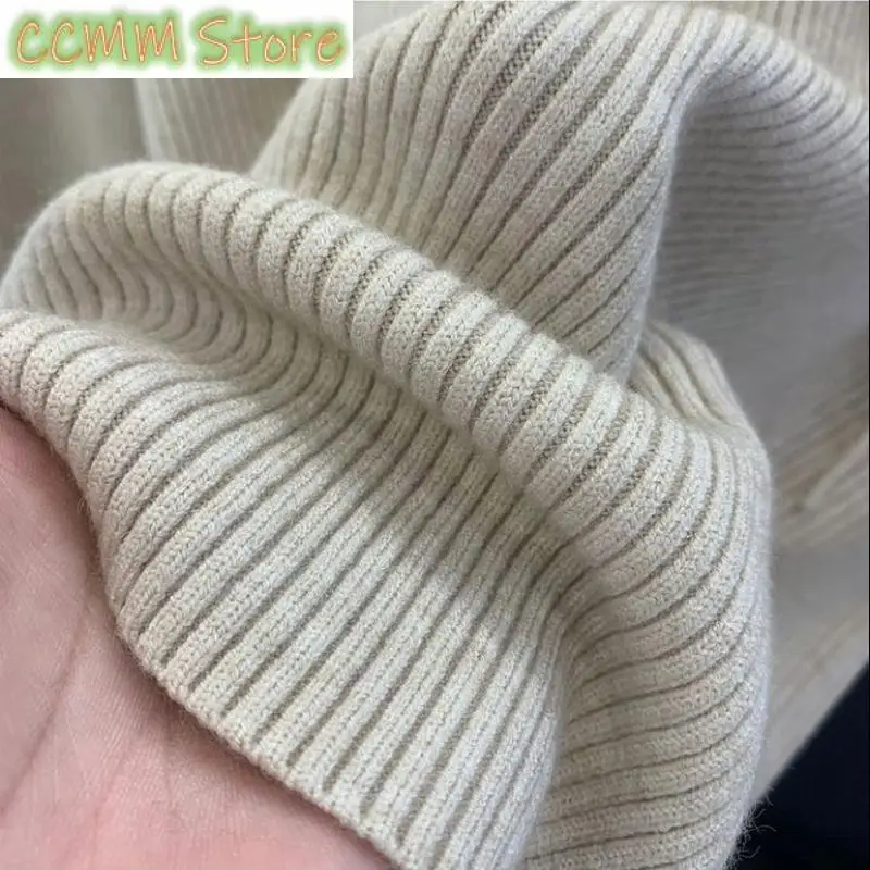 Рисунок 5 - Женский свитер на молнии