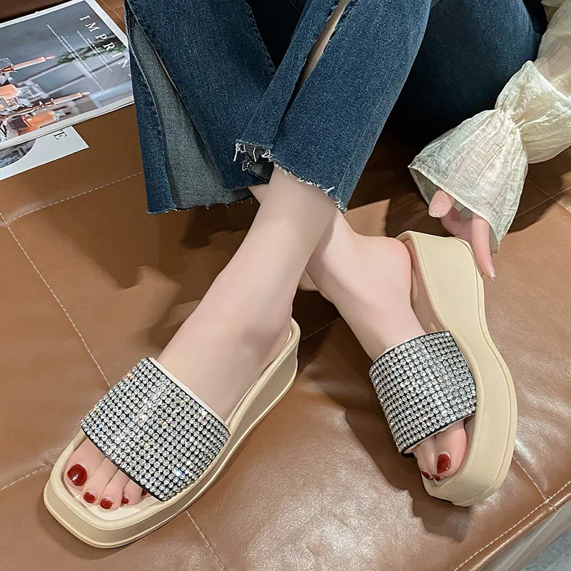 Shining Bright Rhinestones Thick Sole Designer Brand Women Slippers Flat Shoes Open Toe Fashion Sexy Outdoor Ladies Shoes