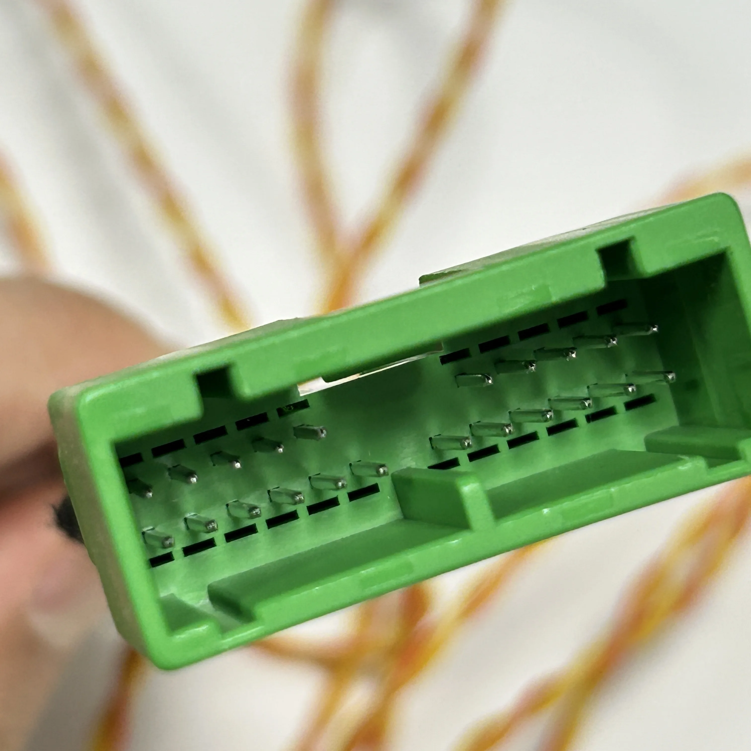 Старый усилитель мощности Volvo 22P десять 2P жгут среднего клапана без потерь Harman Audio